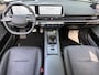 Hyundai Ioniq 6 Lounge 77.4 kWh / Dealer onderhouden / Fabrieksgarantie tot 05-2030 / Accu SoH 100% / Leder / Digitale buitenspiegels / Schuifdak / HUD / Elektrische stoelen & klep / Camera 360° / Stoelventilatie / Stuur-, stoel- & achterbankverwarming / 20" LM wielen & All Season Banden /