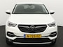 Opel Grandland X 1.2 Turbo Business Elegance Apple Carplay/Android Auto, Cruise control, Parkeersensor voor/achter, Rijstrooksensor, dodehoekdetectie Een stijlvolle en comfortabele SUV die luxe en ruimte uitstekend combineert. Het moderne design geeft de auto een elegante uitstraling, met een ruim interieur.
