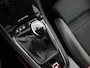Opel Grandland X 1.2 Turbo Business Elegance Apple Carplay/Android Auto, Cruise control, Parkeersensor voor/achter, Rijstrooksensor, dodehoekdetectie Een stijlvolle en comfortabele SUV die luxe en ruimte uitstekend combineert. Het moderne design geeft de auto een elegante uitstraling, met een ruim interieur.