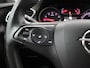 Opel Grandland X 1.2 Turbo Business Elegance Apple Carplay/Android Auto, Cruise control, Parkeersensor voor/achter, Rijstrooksensor, dodehoekdetectie Een stijlvolle en comfortabele SUV die luxe en ruimte uitstekend combineert. Het moderne design geeft de auto een elegante uitstraling, met een ruim interieur.