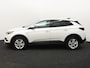 Opel Grandland X 1.2 Turbo Business Elegance Apple Carplay/Android Auto, Cruise control, Parkeersensor voor/achter, Rijstrooksensor, dodehoekdetectie Een stijlvolle en comfortabele SUV die luxe en ruimte uitstekend combineert. Het moderne design geeft de auto een elegante uitstraling, met een ruim interieur.