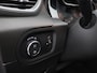 Opel Grandland X 1.2 Turbo Business Elegance Apple Carplay/Android Auto, Cruise control, Parkeersensor voor/achter, Rijstrooksensor, dodehoekdetectie Een stijlvolle en comfortabele SUV die luxe en ruimte uitstekend combineert. Het moderne design geeft de auto een elegante uitstraling, met een ruim interieur.