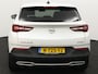 Opel Grandland X 1.2 Turbo Business Elegance Apple Carplay/Android Auto, Cruise control, Parkeersensor voor/achter, Rijstrooksensor, dodehoekdetectie Een stijlvolle en comfortabele SUV die luxe en ruimte uitstekend combineert. Het moderne design geeft de auto een elegante uitstraling, met een ruim interieur.