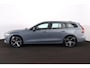 Volvo V60 T6 Recharge AWD Ultimate Dark - IntelliSafe Assist & Surround - 360º Camera - Adaptieve LED koplampen - Verwarmde voorstoelen, stuur & achterbank - Parkeersensoren voor & achter - Elektr. bedienb. voorstoelen met geheugen - Inklapbare trekhaak - 19' LMV