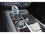 Volvo V60 T6 Recharge AWD Ultimate Dark - IntelliSafe Assist & Surround - 360º Camera - Adaptieve LED koplampen - Verwarmde voorstoelen, stuur & achterbank - Parkeersensoren voor & achter - Elektr. bedienb. voorstoelen met geheugen - Inklapbare trekhaak - 19' LMV