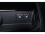 Volvo V60 T6 Recharge AWD Ultimate Dark - IntelliSafe Assist & Surround - 360º Camera - Adaptieve LED koplampen - Verwarmde voorstoelen, stuur & achterbank - Parkeersensoren voor & achter - Elektr. bedienb. voorstoelen met geheugen - Inklapbare trekhaak - 19' LMV