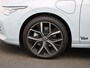 Volkswagen Golf 1.5 eHybrid Style Edition | 204 PK | Demo | SoH 100% | Panorama Dak | Trekhaak | Ergo Stoel (Massage) | Stoel en Stuurverwarming