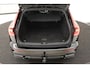 Volvo V60 B3 R-Design | Camera | Stoel & Stuurverwarming | Carplay | Half leder | Full LED | PDC | Memory | Keyless | Navigatie