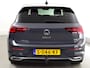 Volkswagen Golf Style 1.5 TSI STYLE │150pk-COMPLEET-CarPlay-ACC-Camera-Stoelverwarming Een zeer complete Golf Style en voorzien van populaire opties