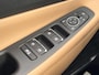 Hyundai Santa Fe 1.6 T-GDI PHEV Premium Sky 7P / Dealer onderhouden / 7 persoons / Accu SoH 100 % / 1.350 kg trekgewicht / Leder / Stoelventilatie / Stuur-, stoel- en achterbankverwarming / Camera 360° / Apple Carplay Android / 19" LM wielen /