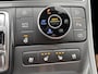Hyundai Santa Fe 1.6 T-GDI PHEV Premium Sky 7P / Dealer onderhouden / 7 persoons / Accu SoH 100 % / 1.350 kg trekgewicht / Leder / Stoelventilatie / Stuur-, stoel- en achterbankverwarming / Camera 360° / Apple Carplay Android / 19" LM wielen /