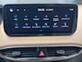 Hyundai Santa Fe 1.6 T-GDI PHEV Premium Sky 7P / Dealer onderhouden / 7 persoons / Accu SoH 100 % / 1.350 kg trekgewicht / Leder / Stoelventilatie / Stuur-, stoel- en achterbankverwarming / Camera 360° / Apple Carplay Android / 19" LM wielen /