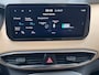 Hyundai Santa Fe 1.6 T-GDI PHEV Premium Sky 7P / Dealer onderhouden / 7 persoons / Accu SoH 100 % / 1.350 kg trekgewicht / Leder / Stoelventilatie / Stuur-, stoel- en achterbankverwarming / Camera 360° / Apple Carplay Android / 19" LM wielen /