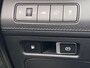 Hyundai Santa Fe 1.6 T-GDI PHEV Premium Sky 7P / Dealer onderhouden / 7 persoons / Accu SoH 100 % / 1.350 kg trekgewicht / Leder / Stoelventilatie / Stuur-, stoel- en achterbankverwarming / Camera 360° / Apple Carplay Android / 19" LM wielen /