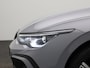 Volkswagen Golf 1.5 eTSI Aut. R-Line | Panoramadak | IQ Light | BlackStyle | Winterpakket | HeadUp Display | 18" Velgen |