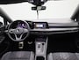 Volkswagen Golf 1.5 eTSI Aut. R-Line | Panoramadak | IQ Light | BlackStyle | Winterpakket | HeadUp Display | 18" Velgen |