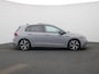 Volkswagen Golf 1.5 eTSI Aut. R-Line | Panoramadak | IQ Light | BlackStyle | Winterpakket | HeadUp Display | 18" Velgen |