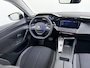 Peugeot 308 SW Active Pack Business 130pk Automaat | Navigatie via draadloze Apple Carplay / Android Auto | Climate Control | Cruise Control | Led koplampen | Parkeersensoren | Keyless start | Bluetooth | Digitaal instrumentenpaneel | Automatisch dimlicht | Regensensor | Elektrisch inklapbare spiegels | All seasonbanden | Trekhaak | 16" lichtmetalen velgen |