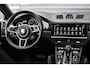 Porsche Cayenne Coupé 3.0 E-Hybrid Platinum Edition SportDesign *Krijt* | Sportuitlaat | ACC | Trekhaak | Ventilatie | Achterasbesturing | Bose | Head-Up | 22'' Wielen |