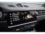 Porsche Cayenne Coupé 3.0 E-Hybrid Platinum Edition SportDesign *Krijt* | Sportuitlaat | ACC | Trekhaak | Ventilatie | Achterasbesturing | Bose | Head-Up | 22'' Wielen |