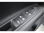 Jeep Avenger 1.2 e-Hybrid Black Edition | Rijklaar! | Pano | JBL Audio | Adapt. Cruise | Camera | 17'' | Stoelverw. | Elek. Achterklep