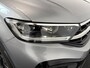 Volkswagen T-Roc 1.5 eTsi R-Line Automaat Climate control Adaptieve cruise control Panoramadak LED Navigatie Achteruitrijcamera Parkeersensoren Apple Carplay/ Android Auto Radio