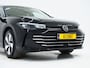 Volkswagen Passat Variant 1.5 eHybrid 204PK | Leder/Alcantara | Massage | Stoelkoeling | Trekhaak | HUD | 360 | Keyless