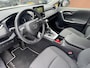 Toyota RAV4 2.5 Hybrid First Edition TREKHAAK BLIND-SPOT PARK-SENSOREN 360° CAMERA APPLE/ANDROID NAVI NL-AUTO
