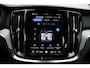 Volvo V60 T6 Plug-in hybrid AWD Plus Dark | Trekhaak | 360 graden camera | Verwarmbare voorstoelen en achterbank | Premium audio by Harman Kardon | Apple carplay/Android auto