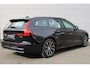 Volvo V60 T6 Plug-in hybrid AWD Plus Dark | Trekhaak | 360 graden camera | Verwarmbare voorstoelen en achterbank | Premium audio by Harman Kardon | Apple carplay/Android auto