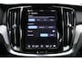 Volvo V60 T6 Plug-in hybrid AWD Plus Dark | Trekhaak | 360 graden camera | Verwarmbare voorstoelen en achterbank | Premium audio by Harman Kardon | Apple carplay/Android auto