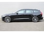 Volvo V60 T6 Plug-in hybrid AWD Plus Dark | Trekhaak | 360 graden camera | Verwarmbare voorstoelen en achterbank | Premium audio by Harman Kardon | Apple carplay/Android auto