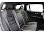 Volvo V60 T6 Plug-in hybrid AWD Plus Dark | Trekhaak | 360 graden camera | Verwarmbare voorstoelen en achterbank | Premium audio by Harman Kardon | Apple carplay/Android auto
