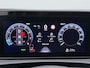 Volkswagen T-Roc 1.5 eTsi Life First Edition | Camera | Zwenkbare trekhaak | ACC | Stoelverwarming |