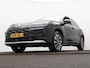 Volkswagen T-Roc 1.5 eTsi Life First Edition | Camera | Zwenkbare trekhaak | ACC | Stoelverwarming |