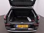 Volkswagen T-Roc 1.5 eTsi Life First Edition | Camera | Zwenkbare trekhaak | ACC | Stoelverwarming |
