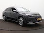 Volkswagen T-Roc 1.5 eTsi Life First Edition | Camera | Zwenkbare trekhaak | ACC | Stoelverwarming |