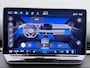 Volkswagen T-Roc 1.5 eTsi Life First Edition | Camera | Zwenkbare trekhaak | ACC | Stoelverwarming |