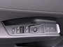 Volkswagen T-Roc 1.5 eTsi Life First Edition | Camera | Zwenkbare trekhaak | ACC | Stoelverwarming |