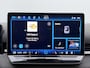 Volkswagen T-Roc 1.5 eTsi Life First Edition | Camera | Zwenkbare trekhaak | ACC | Stoelverwarming |