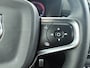 Volvo XC40 1.5 T4 Recharge R-Design / Trekhaak / Navigatie / 360 Camera / Stuur -en Stoelverwarmd / Parkeersensoren / Keyless / Elektr. koffer / 19'' LMV