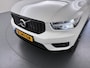 Volvo XC40 1.5 T4 Recharge R-Design / Trekhaak / Navigatie / 360 Camera / Stuur -en Stoelverwarmd / Parkeersensoren / Keyless / Elektr. koffer / 19'' LMV