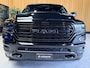 Dodge Ram 1500 5.7 V8 4x4 Crew Cab Limited Night. 22 inch. HUD. Luchtvering. Alle opties.