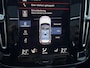 Volvo XC40 1.5 T5 Plug-in hybrid Ultimate Dark | Trekhaak | 360° Camera | Schuif-/-kanteldak | BLIS | Adaptieve Cruise Control | Extra Getint Glas | Harman & Kardon |