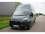 Peugeot Boxer 2.2 BlueHDi 180 L4H3 3.5t Zwaar Automaat |In topstaat |Full-Option |Adaptive Cruise |Groot scherm |Full-LED |Parkeersensoren rondom |2e airbag |BPM voordeel! |Mooie camperbasis