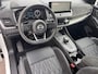 Nissan Qashqai 1.3 MHEV Xtronic Tekna Plus / Dealer onderhouden / Fabrieksgarantie tot 10-2028 / 1.800 kg trekgewicht / HUD / BOSE audio / Panorama dak / Stuur- & stoelverwarming / Massage stoelen / Elektrische stoelen & klep / Apple Carplay Android / 20" LM wielen & All Season banden /
