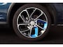 Lynk & Co 01 1.5 - Panorama/schuifdak - Adaptieve Cruise control met stuurovername - Infinity Audio by Harman/Kardon - BLIS - Stoelverwarming voor - Adaptieve LED koplampen - Geïntegreerde dashcam voor - Elektr. bedienb. achterklep - Draadloze Apple Carplay & Android Auto - Keyless Entry & drive - 20' LMV