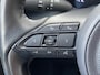 Toyota Yaris Cross 1.5 Hybrid 115 First Edition Stoel- & stuurwiel verwarming, parkeersensoren v&a, navigatie Apple CarPlay/Android Auto, achteruitrij camera