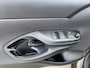 Toyota Yaris Cross 1.5 Hybrid 115 First Edition Stoel- & stuurwiel verwarming, parkeersensoren v&a, navigatie Apple CarPlay/Android Auto, achteruitrij camera