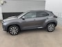 Toyota Yaris Cross 1.5 Hybrid 115 First Edition parkeersensoren Voor- & Achter, achteruitrij camera, stuurwiel verwarming, stoel verwarming, Navigatie Apple CarPlay/Android Auto